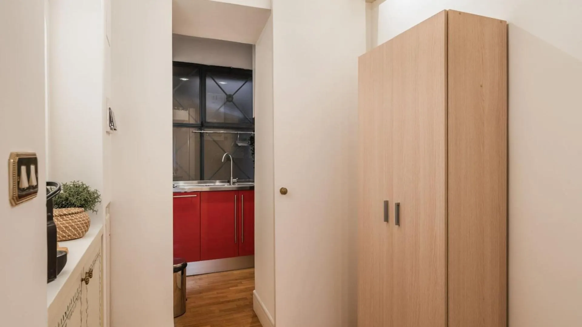 The Best Rent - Spacious Two-Bedroom Apartment In Old Town Rome