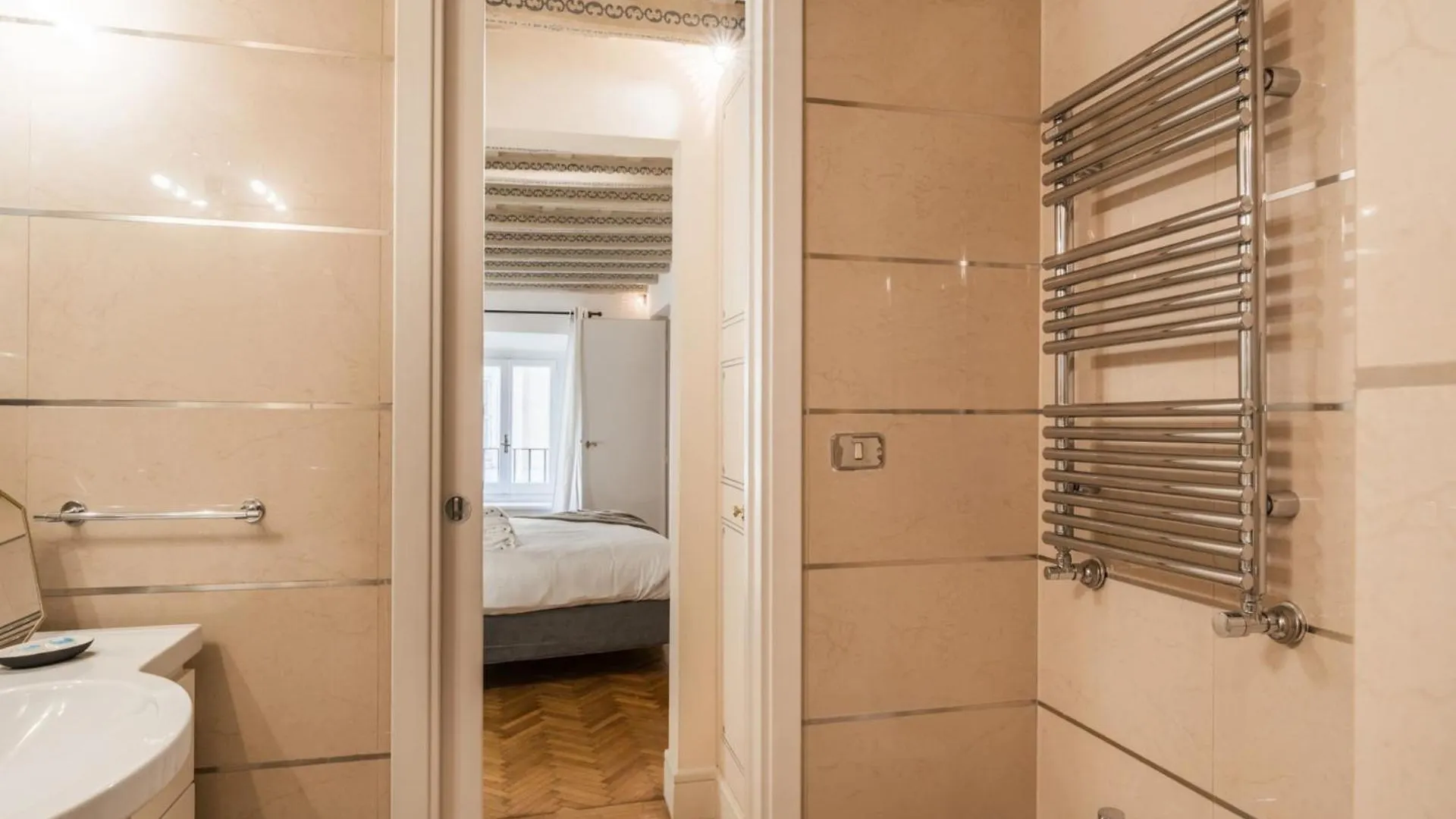 The Best Rent - Spacious Two-Bedroom Apartment In Old Town Rome
