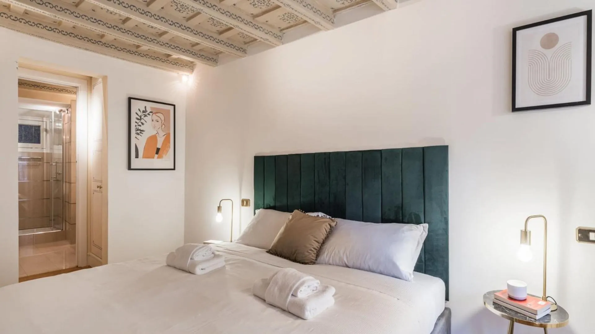 The Best Rent - Spacious Two-Bedroom Apartment In Old Town Rome Italy
